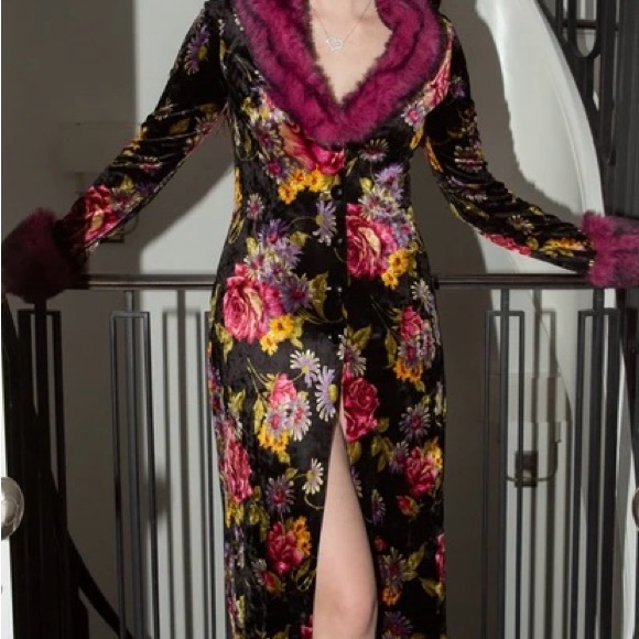 Betsey Johnson velvet duster - Picture 2 of 3
